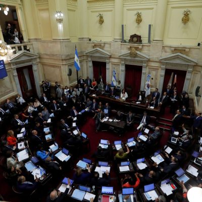 Senado argentino aprova lei de emergência econômica