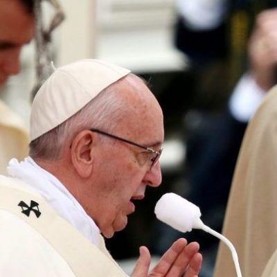 Celibato: Bento XVI rejeita “duas vocações ao mesmo tempo”