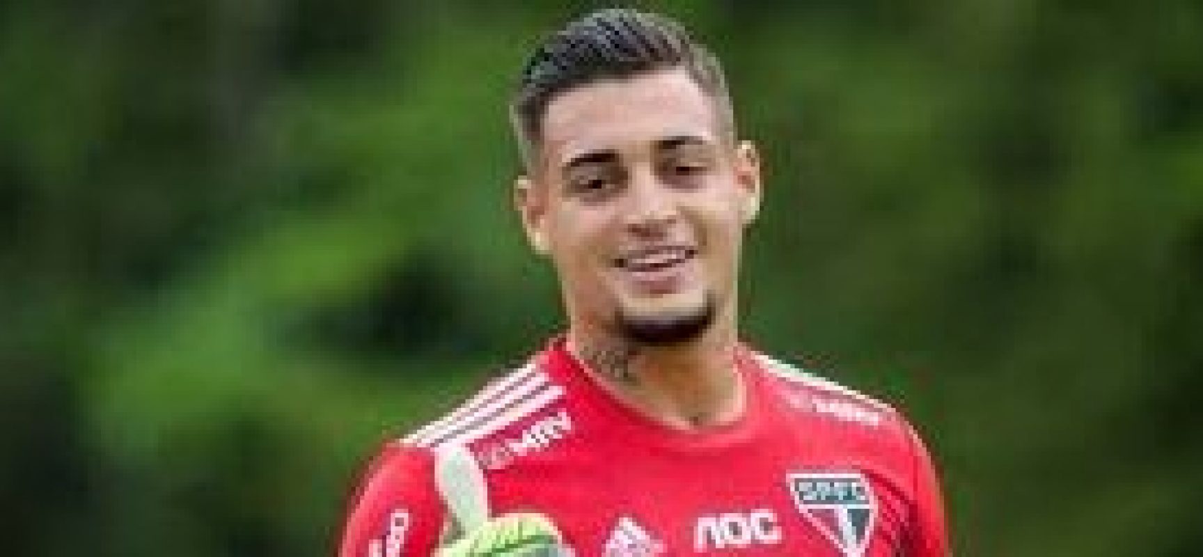 Goleiro Jean vai defender o Atlético-GO por um ano