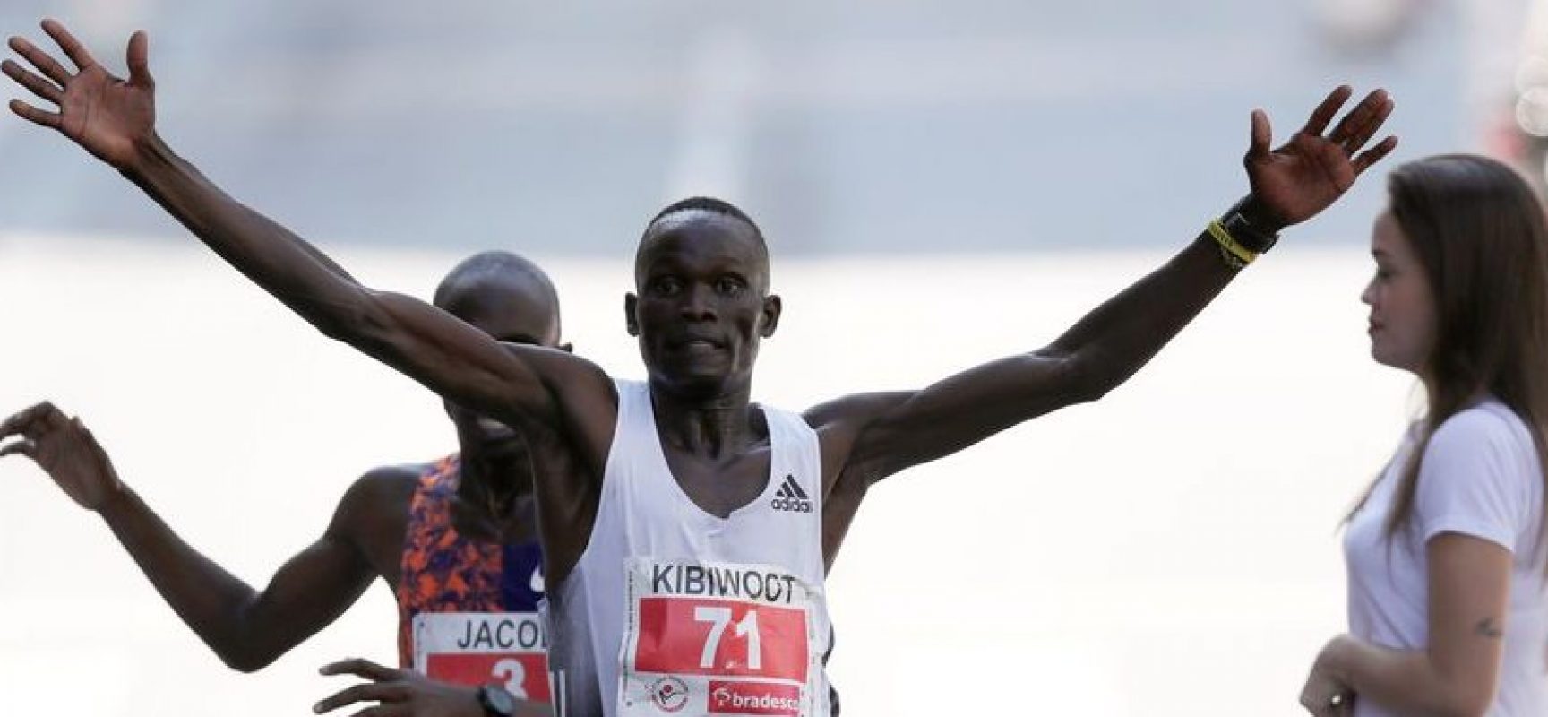 Queniano vence São Silvestre com ultrapassagem nos últimos segundos