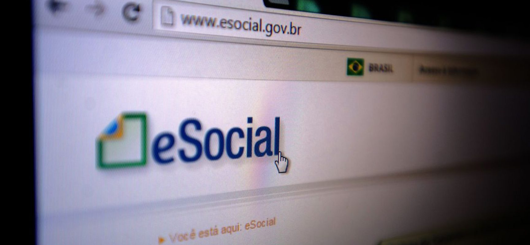 Veja como atualizar o eSocial com novo valor do salário mínimo