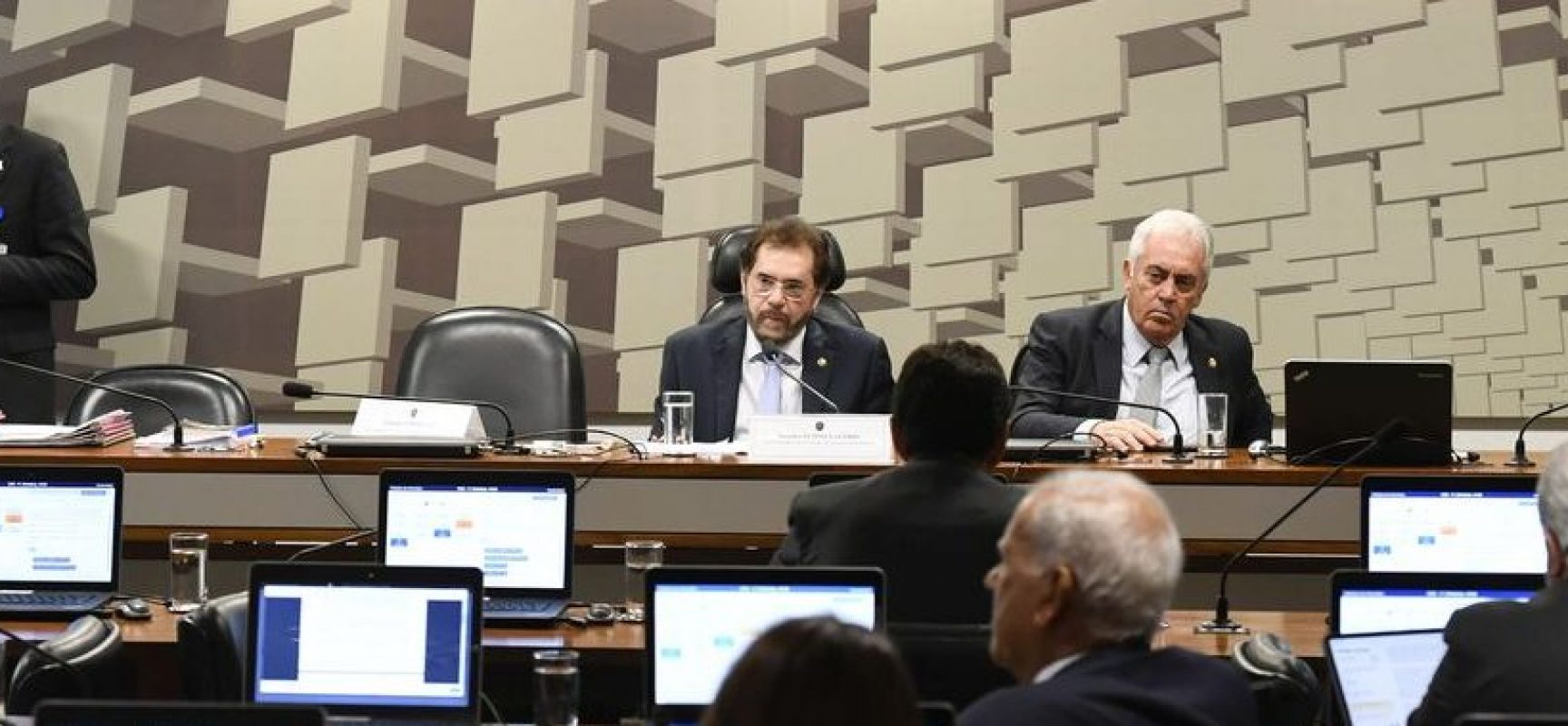 Senadores pedem definição de prioridades para reforma tributária