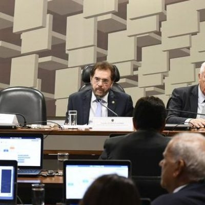 Senadores pedem definição de prioridades para reforma tributária