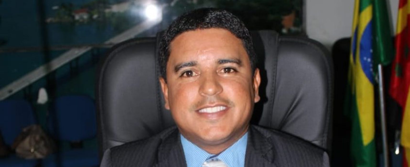 Vereador Fabrício Nascimento fiscaliza obra de construção do Creas