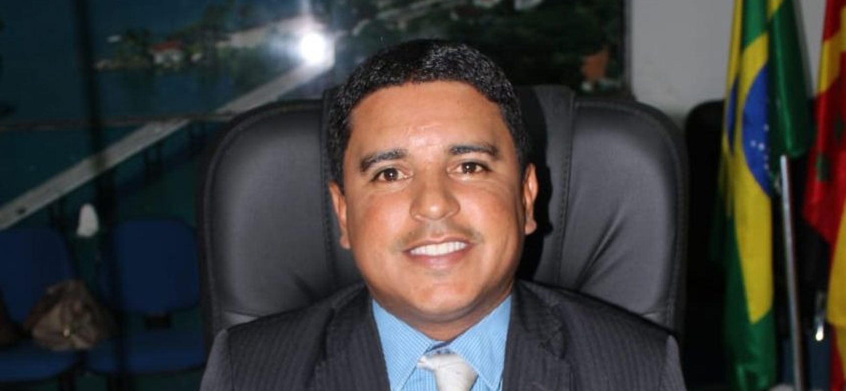 Vereador Fabrício Nascimento fiscaliza obra de construção do Creas