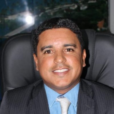 Vereador Fabrício Nascimento fiscaliza obra de construção do Creas