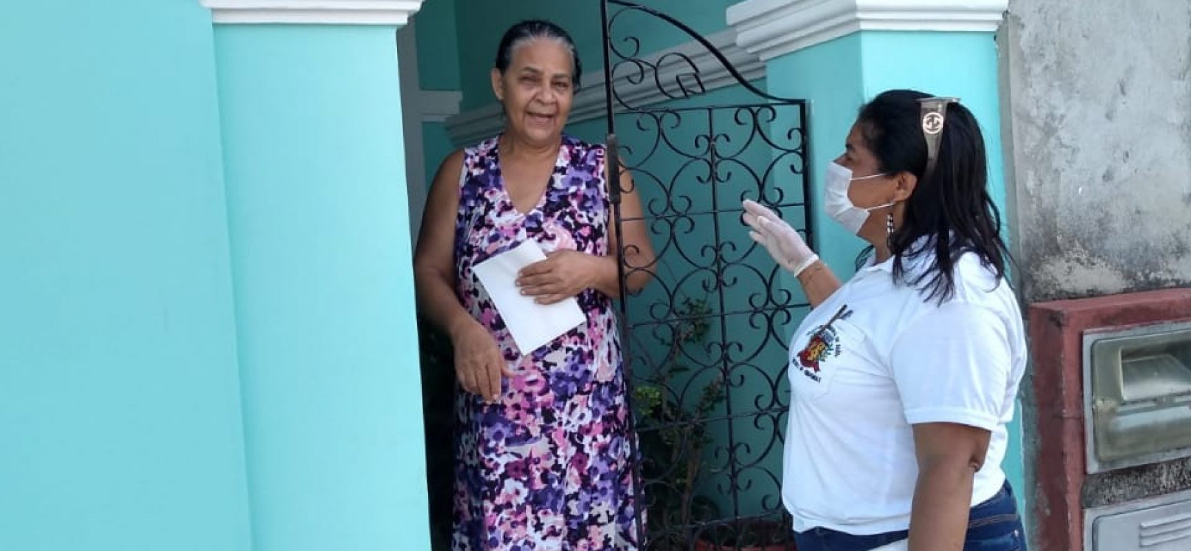 Agentes de endemias reforçam ações de combate à dengue sem entrar em casas