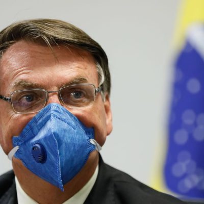 Bolsonaro edita MP e decreto para definir atividades essenciais