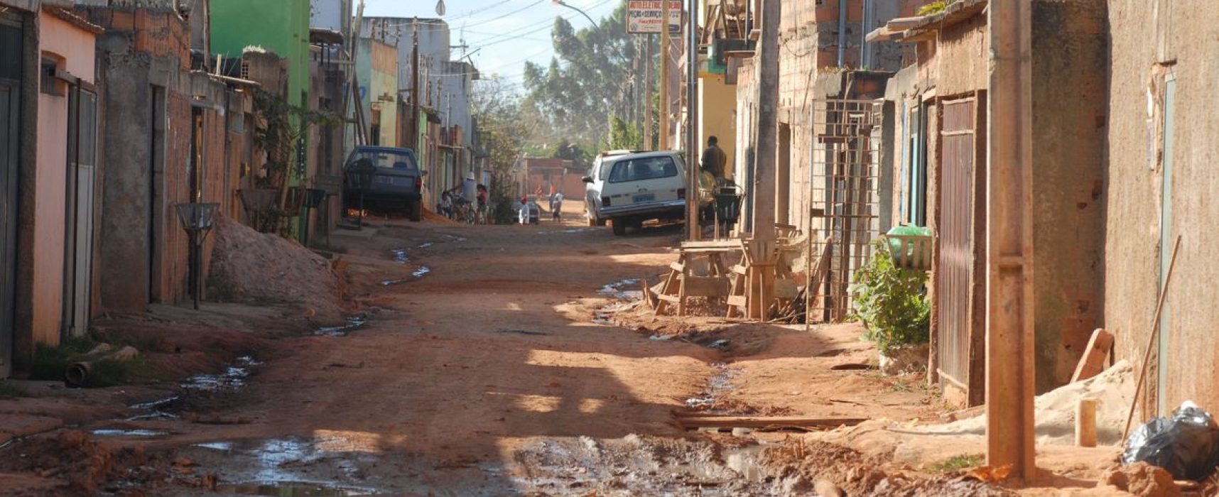 População pobre terá dificuldades em isolamento, afirma infectologista