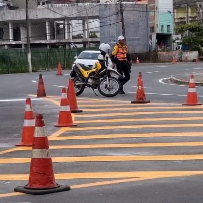 Prefeitura realiza melhorias na sinalização de ruas e avenidas de Ilhéus