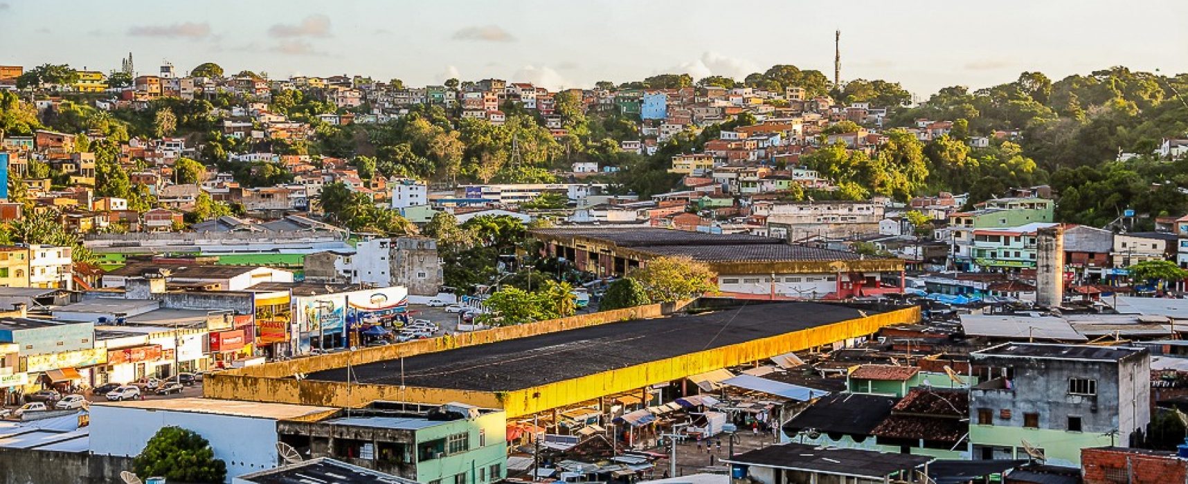 Prefeitura reforça limpeza na Central de Abastecimento do Malhado e outras áreas