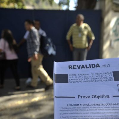 Projetos permitem que médicos formados no exterior sem Revalida atuem durante pandemia