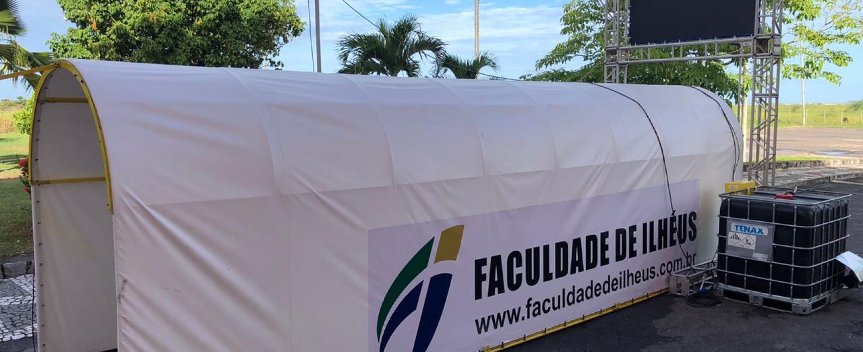 Faculdade de Ilhéus entrega túnel de desinfecção para uso do Centro de Triagem da Covid-19