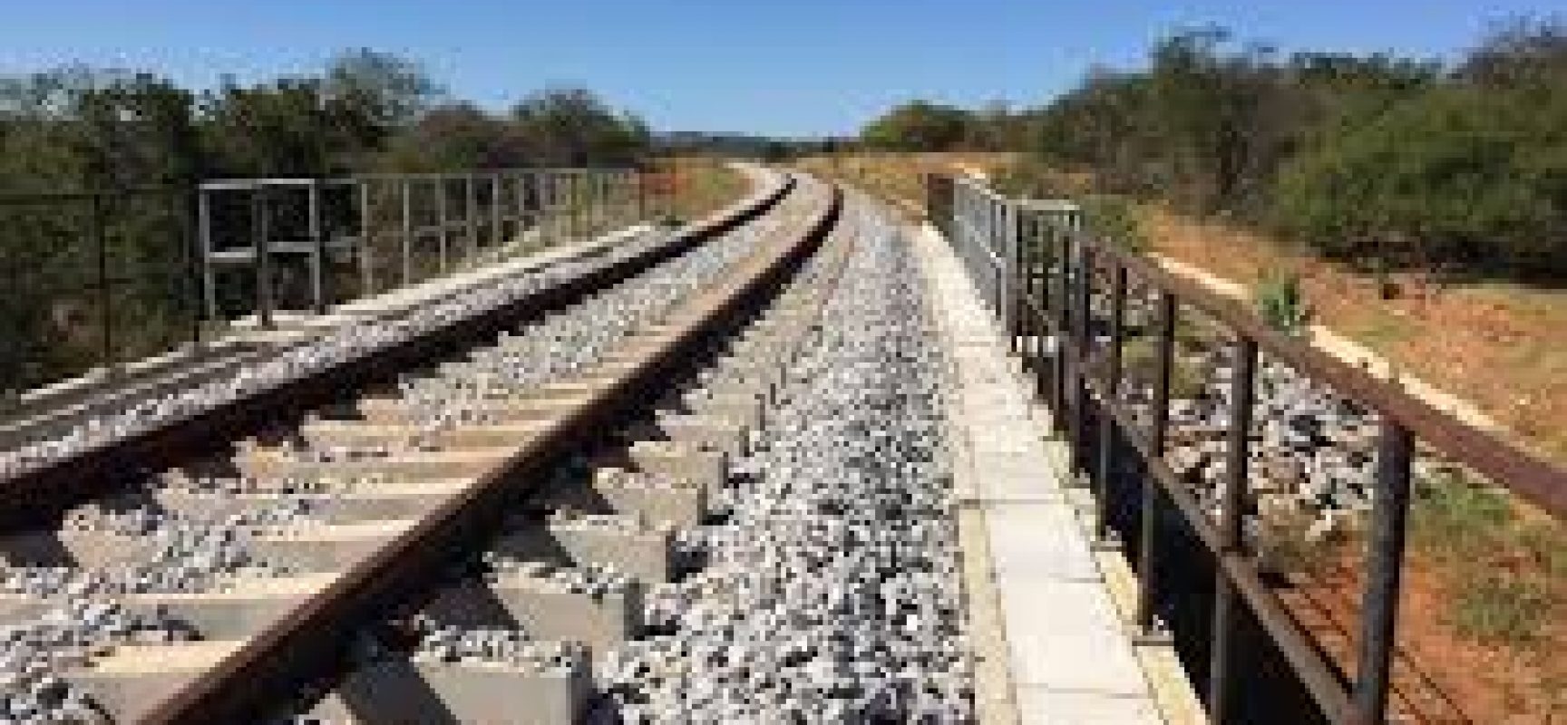 Ministro da Infraestrutura percorre obras da Ferrovia de Integração Oeste-Leste (Fiol), em São Desidério (BA)