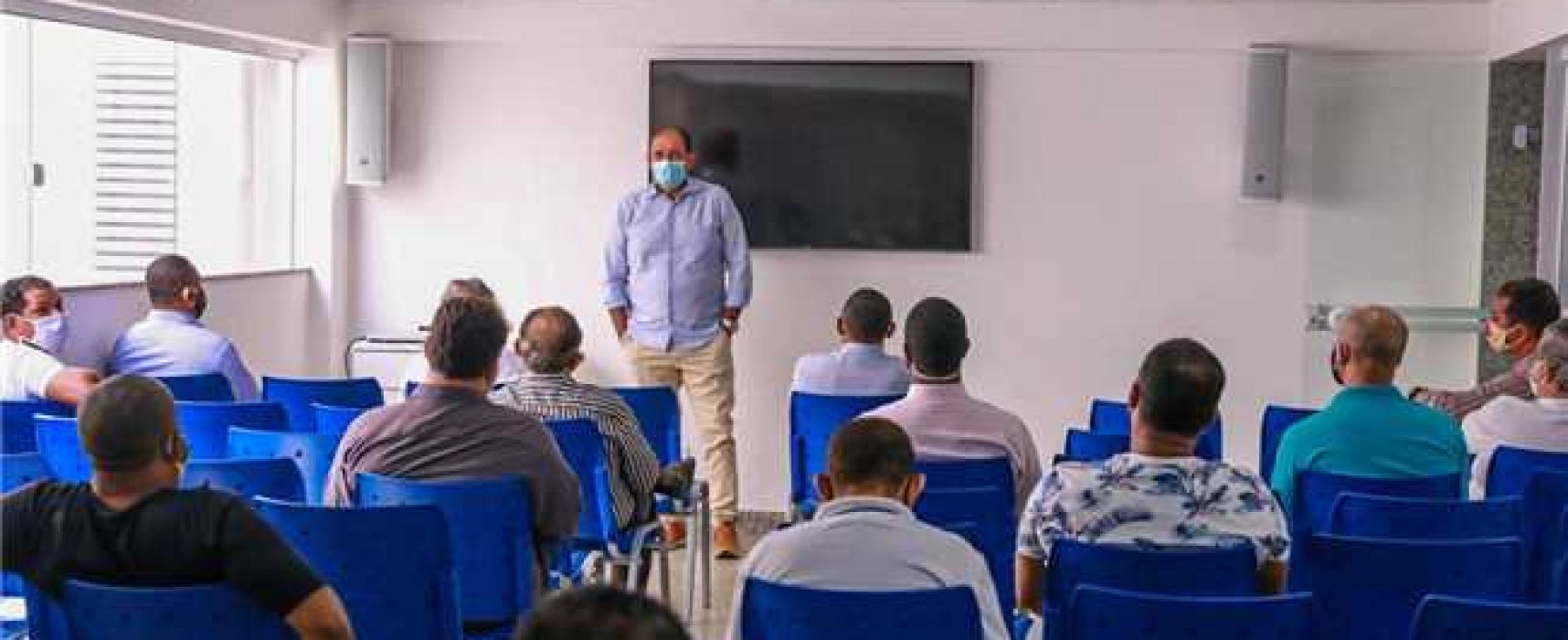Prefeito de Ilhéus participa de reunião com pastores para dialogar sobre cultos religiosos