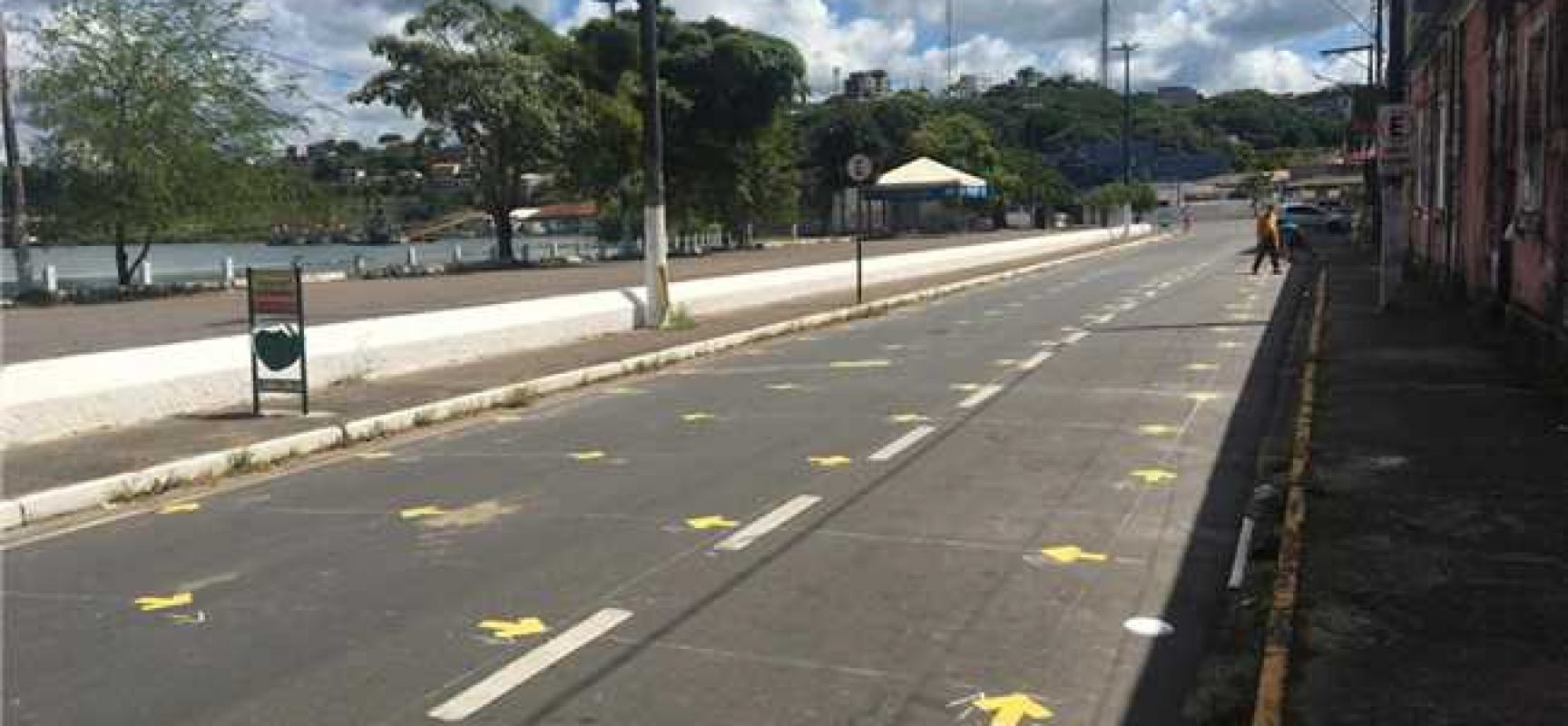 Prefeitura de Ilhéus demarca 774 locais para filas das agências Caixa e stand