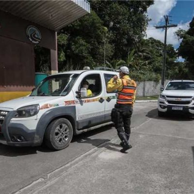 Prefeitura de Ilhéus instala barreiras de contenção para impedir avanço da Covid-19