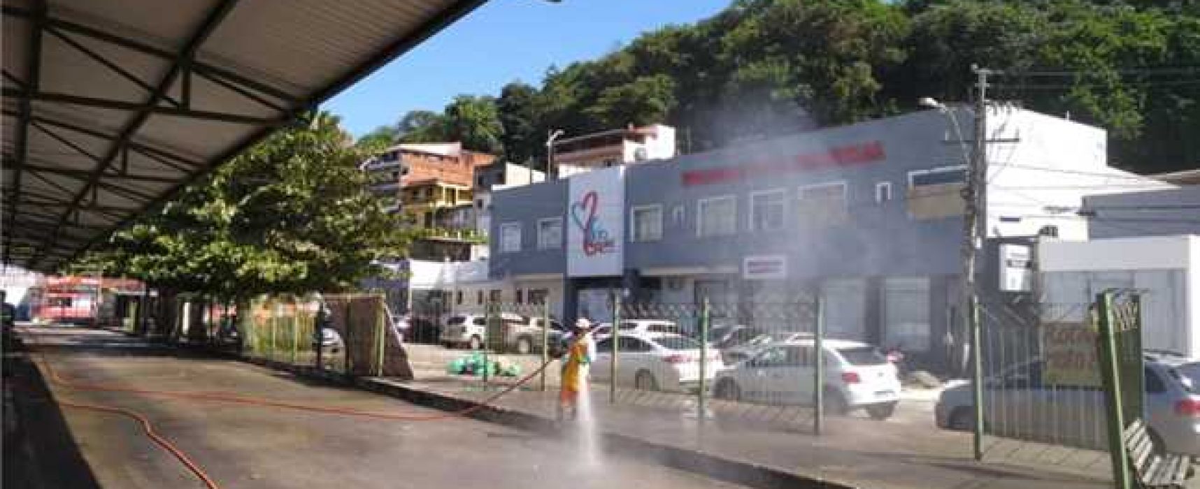 Prefeitura de Ilhéus intensifica serviços urbanos e desinfecção de locais públicos