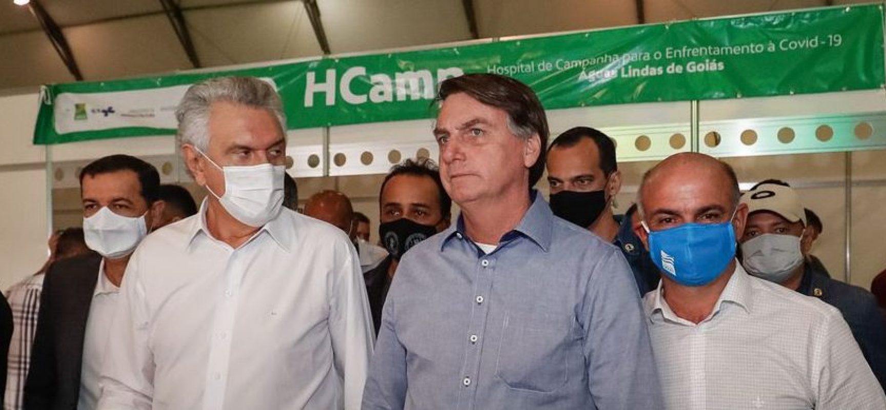 AGU recorre de decisão que determinou uso de máscara ao presidente