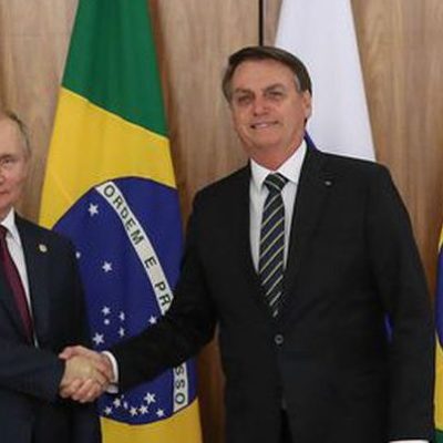 Bolsonaro conversa com Putin sobre cooperação na área de saúde