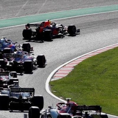 Covid-19: Fórmula 1 cancela GPs do Azerbaijão, Singapura e Japão