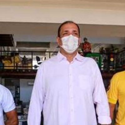Prefeito entrega novos uniformes aos agentes de trânsito de Ilhéus