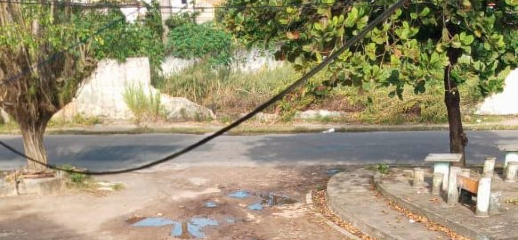 ESCUTA ILHÉUS: Vereador solicita pavimentação asfáltica de Rua e revitalização da Praça Dr. Francolino Neto
