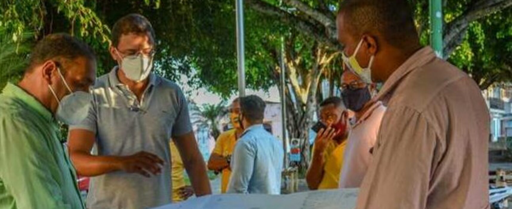 Prefeito de Ilhéus visita obras dos mirantes da Conquista