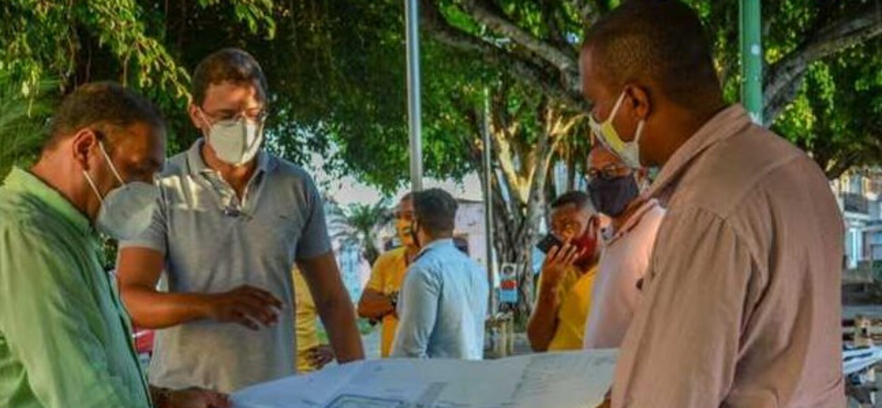 Prefeito de Ilhéus visita obras dos mirantes da Conquista