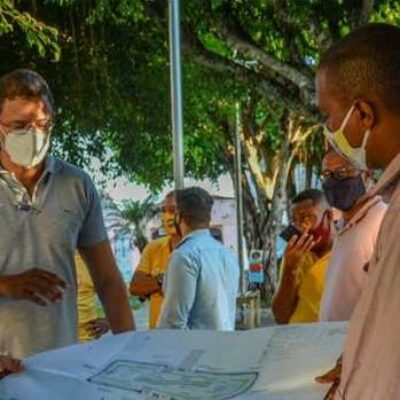 Prefeito de Ilhéus visita obras dos mirantes da Conquista