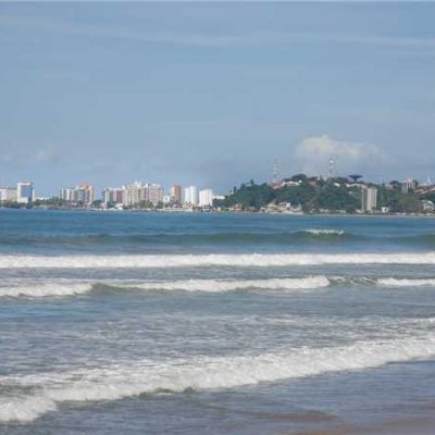 Prefeitura de Ilhéus libera acesso às praias, mas atividades em grupo continuam suspensas