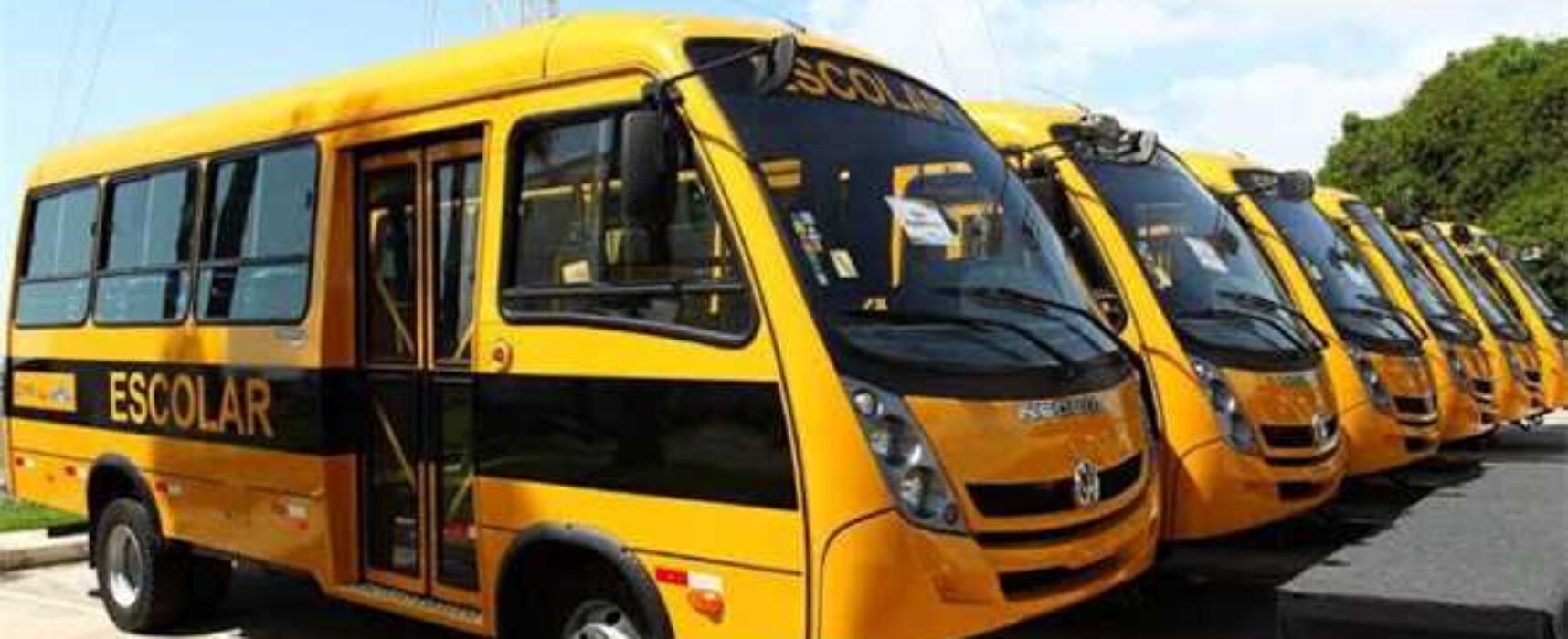 Prefeitura de Ilhéus recebe 2 novos ônibus escolares