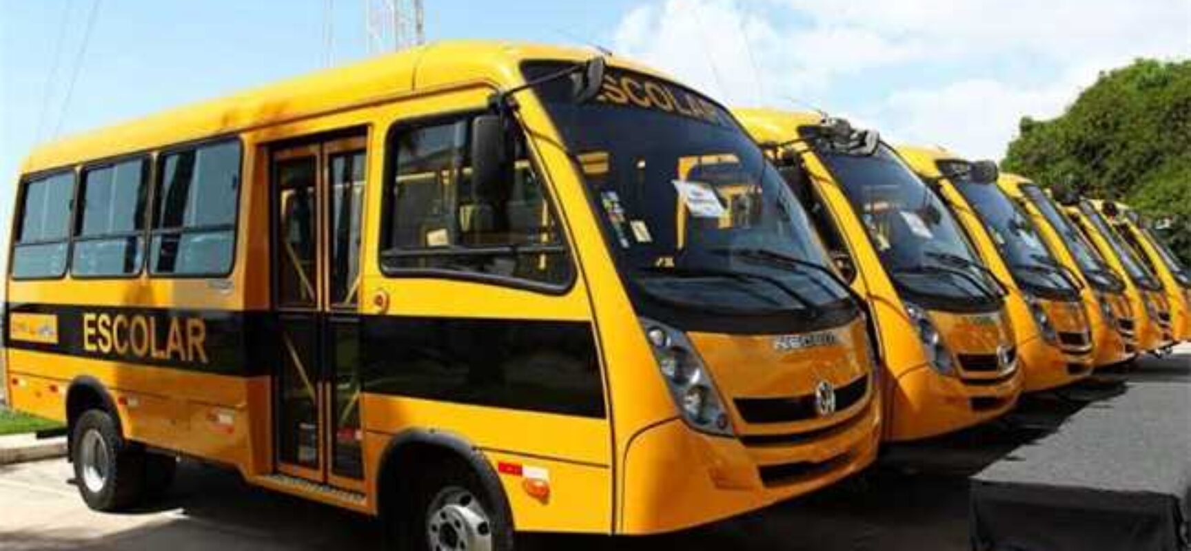 Prefeitura de Ilhéus recebe 2 novos ônibus escolares