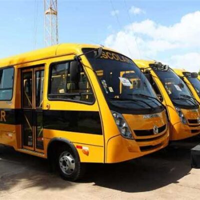 Prefeitura de Ilhéus recebe 2 novos ônibus escolares