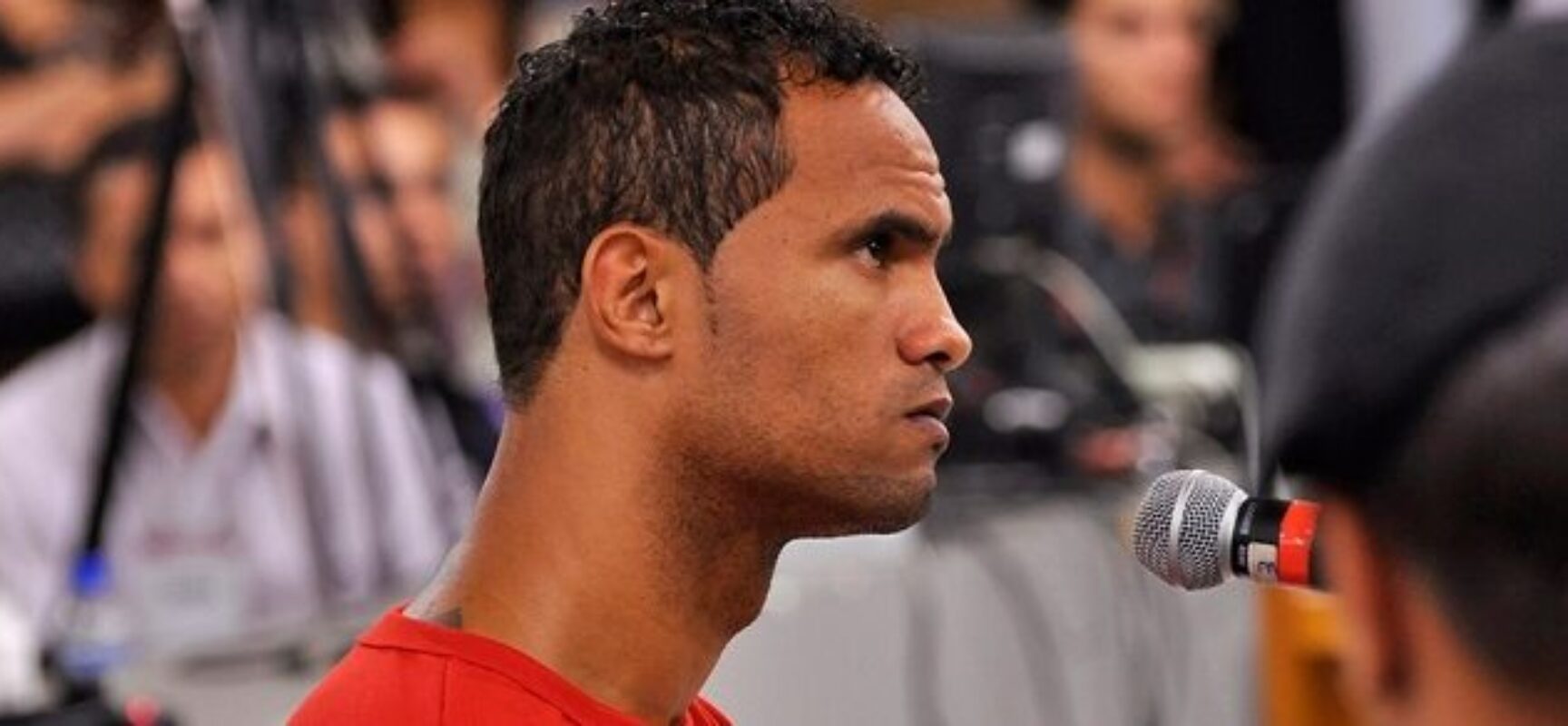 Presidente do Rio Branco confirma goleiro Bruno como reforço