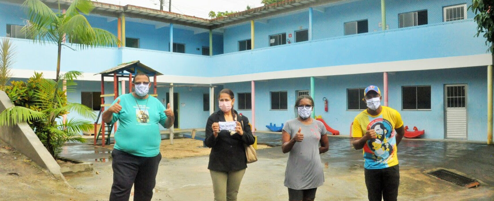 AIAM e HNB doam 500 máscaras para beneficiar 116 crianças do projeto Novo Céu
