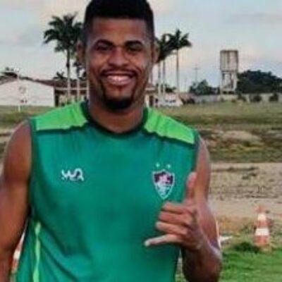 Colo-Colo contrata zagueiro Val, ídolo da torcida, para reforçar o time