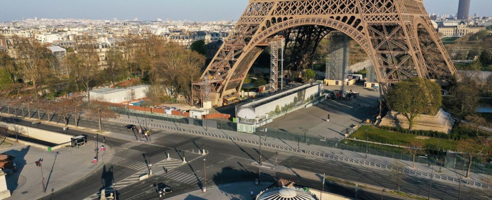 Paris obriga uso de máscaras ao ar livre em áreas movimentadas