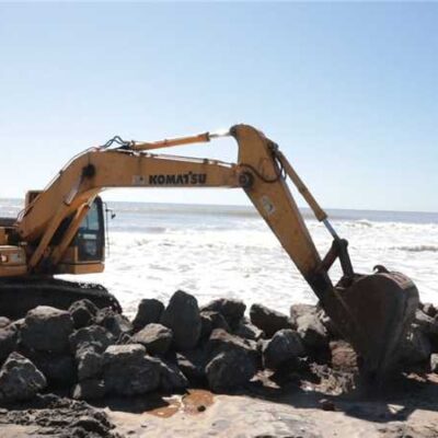 Prefeitura de Ilhéus continua a lançar novas pedras nos pontos críticos dos bairros São Miguel e São Domingos