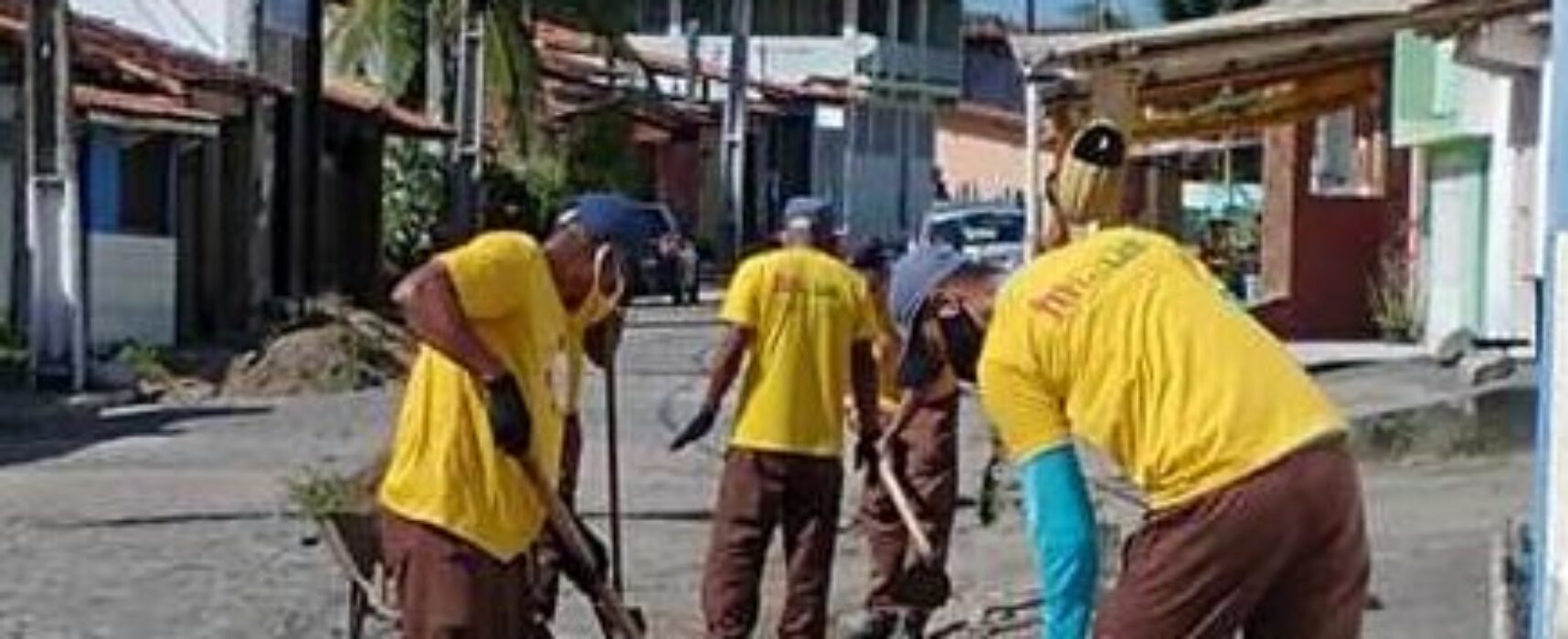 Prefeitura de Ilhéus realiza mutirão de limpeza em Olivença