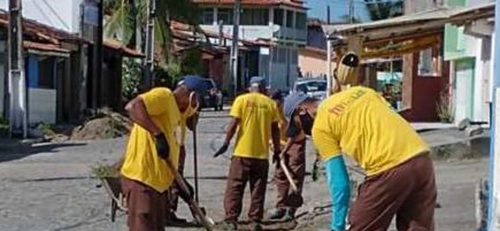 Prefeitura de Ilhéus realiza mutirão de limpeza em Olivença
