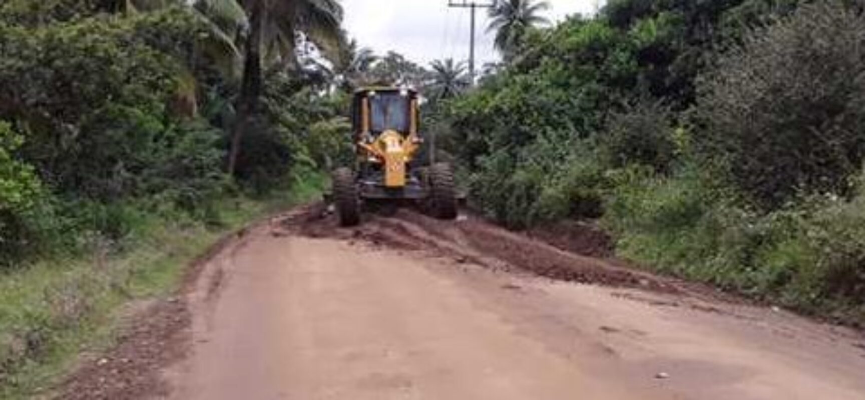 Prefeitura inicia serviço de recuperação das estradas vicinais de Ilhéus