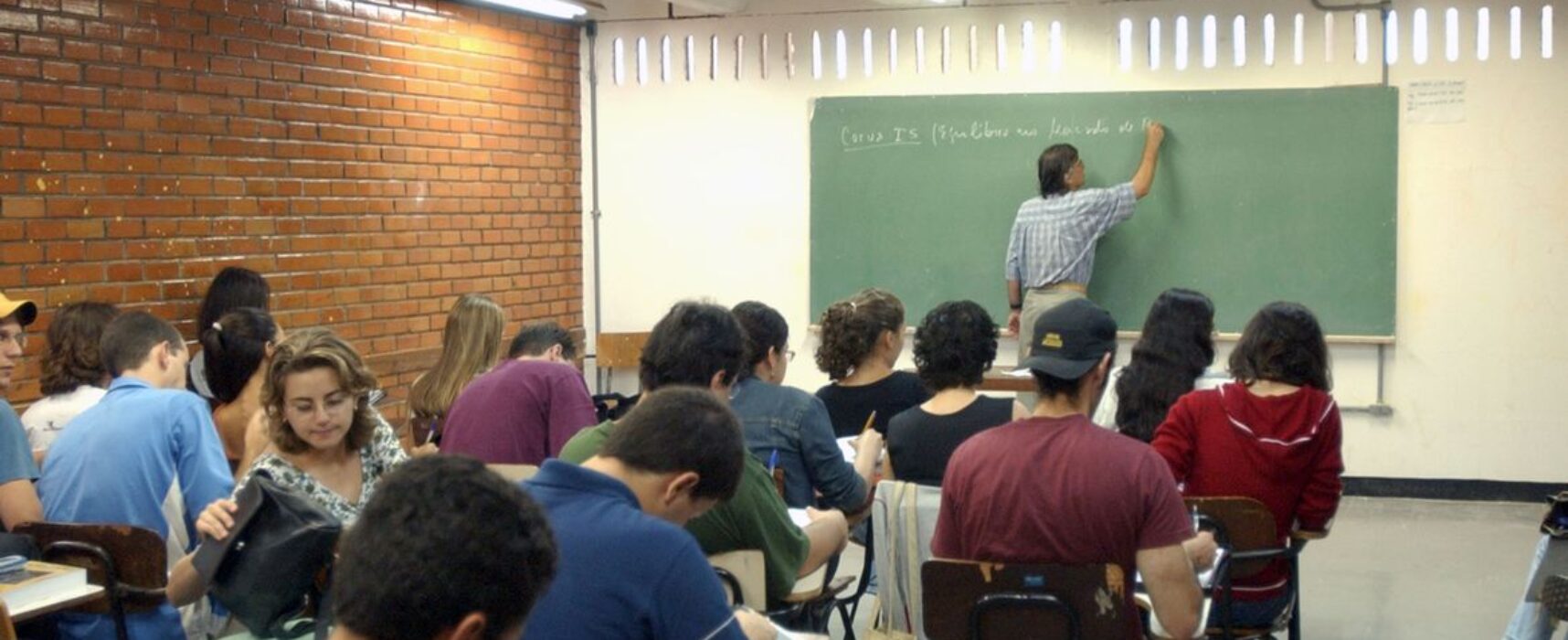 FIES oferecerá 93 mil vagas para financiamento estudantil em 2021