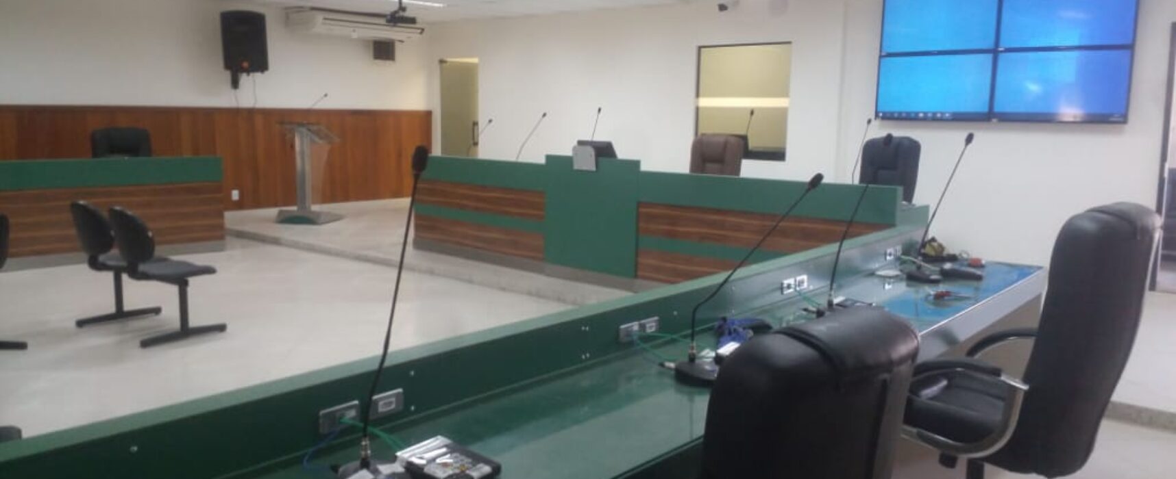 Sessões legislativas voltam a acontecer no prédio da Câmara de Ilhéus