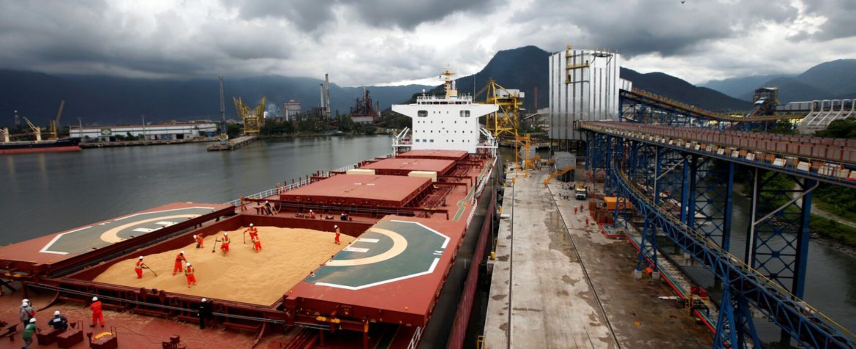 Vendas para China preveniram choque nas exportações, diz Guedes