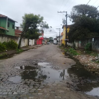 VEREADOR LUIZ CARLOS ESCUTA solicita pavimentação asfáltica para a Rua Havaí, em Ilhéus