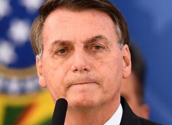 ‘Vamos meter o dedo na energia elétrica’, diz Bolsonaro