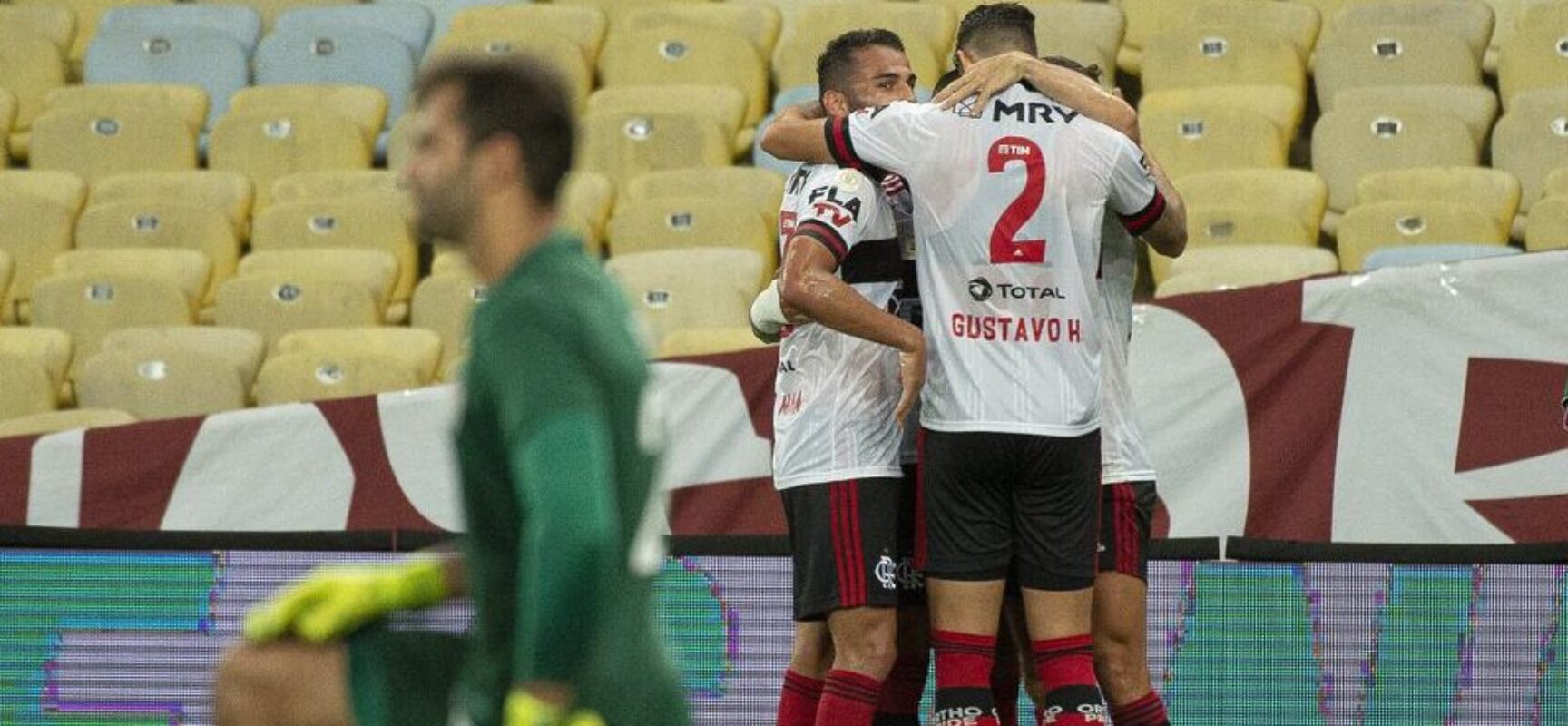 Brasileiro: Flamengo vence e entra de vez na briga pela liderança