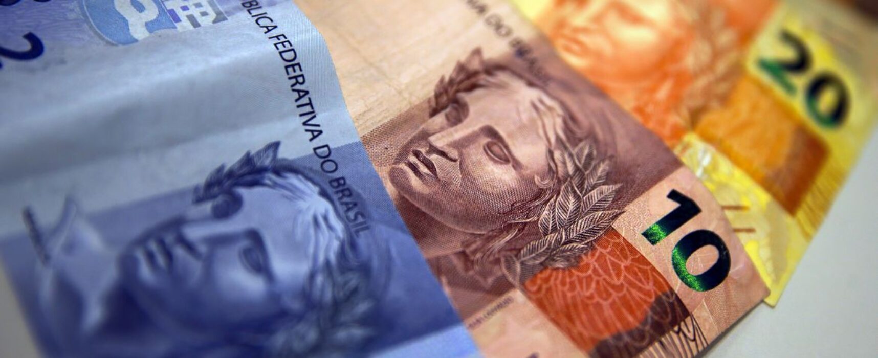 Arrecadação de impostos em janeiro somou R$ 180,221 bilhões