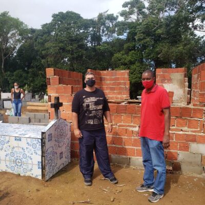 Vereador ‘Escuta’ reivindicou e acompanha construção para servir aos trabalhadores do Cemitério do Couto
